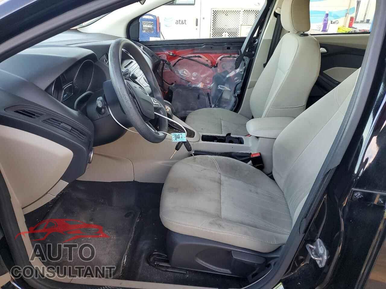 FORD FOCUS 2017 - 1FADP3K20HL336325