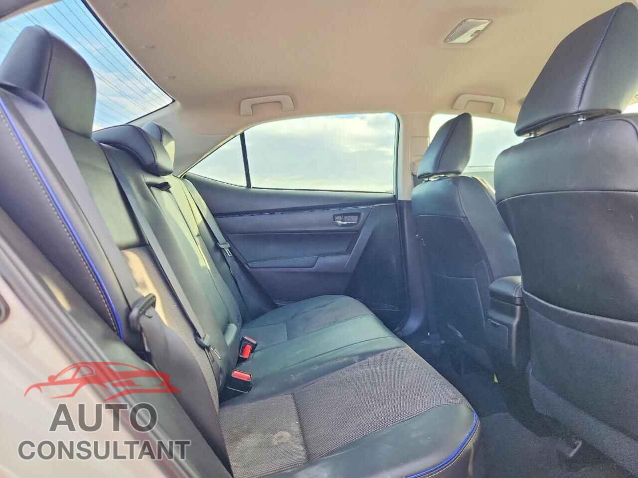 TOYOTA COROLLA 2017 - 5YFBURHE5HP683025