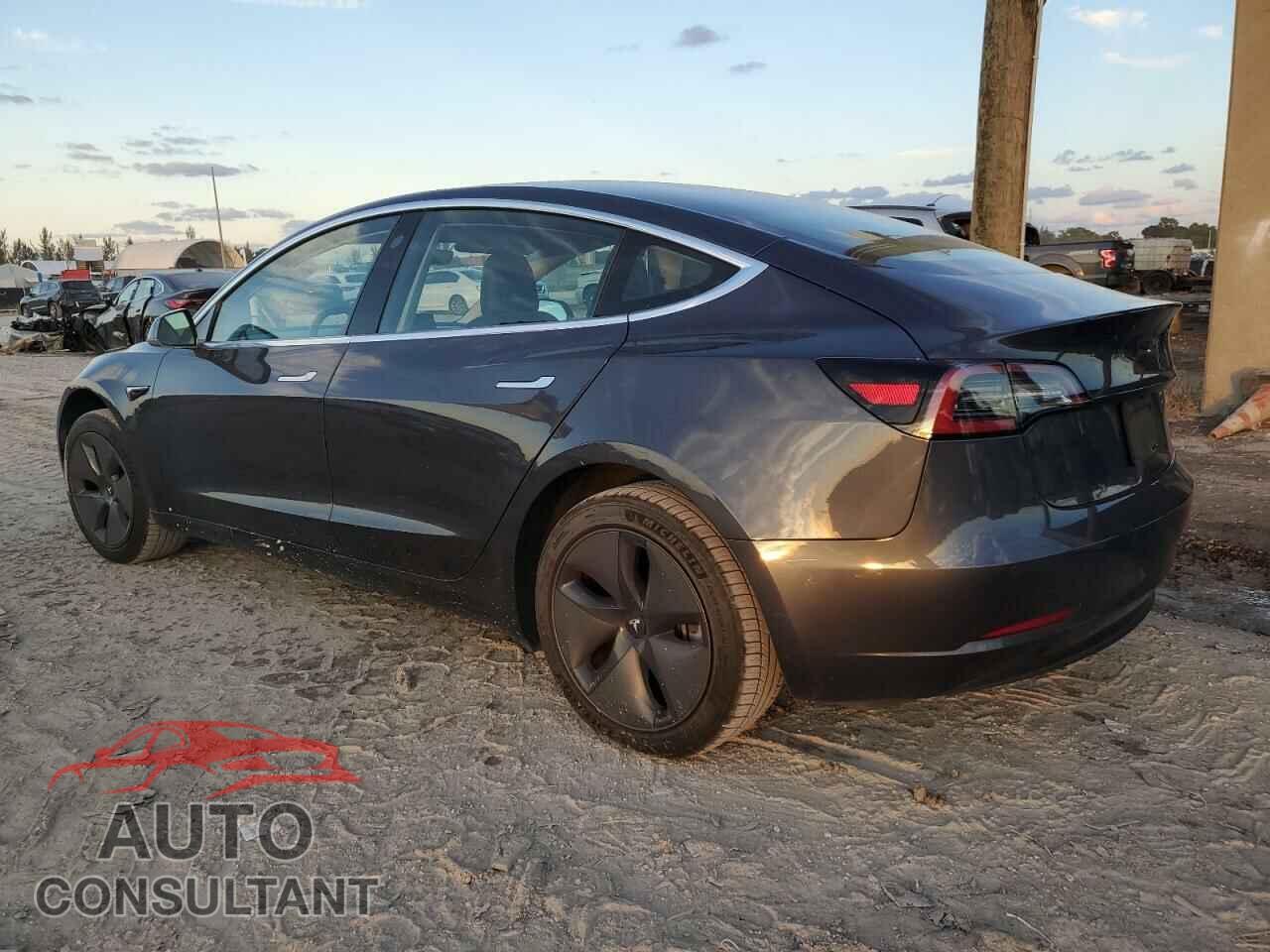 TESLA MODEL 3 2019 - 5YJ3E1EA2KF435595