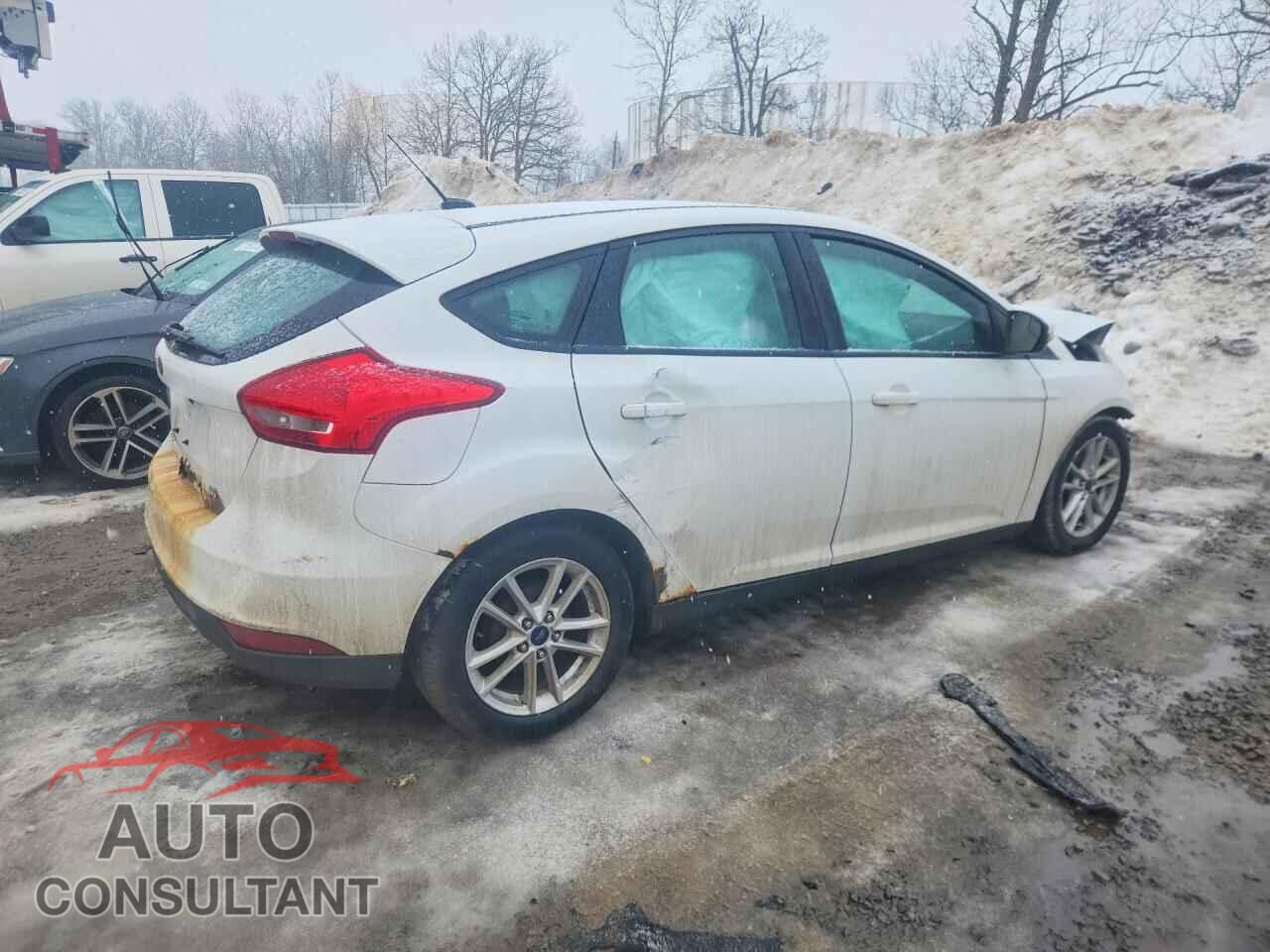 FORD FOCUS 2015 - 1FADP3K26FL317629