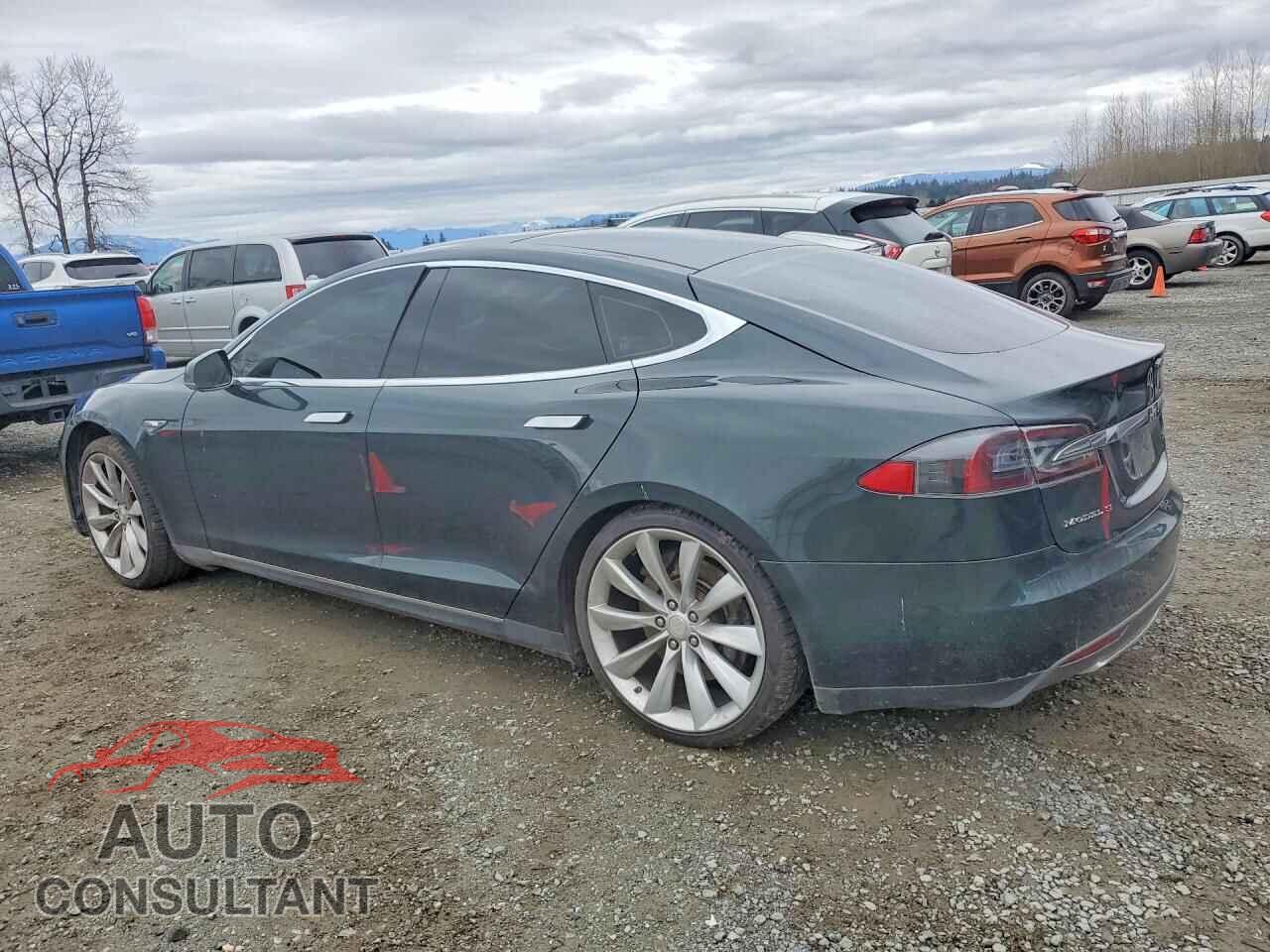 TESLA MODEL S 2013 - 5YJSA1DN5DFP06017