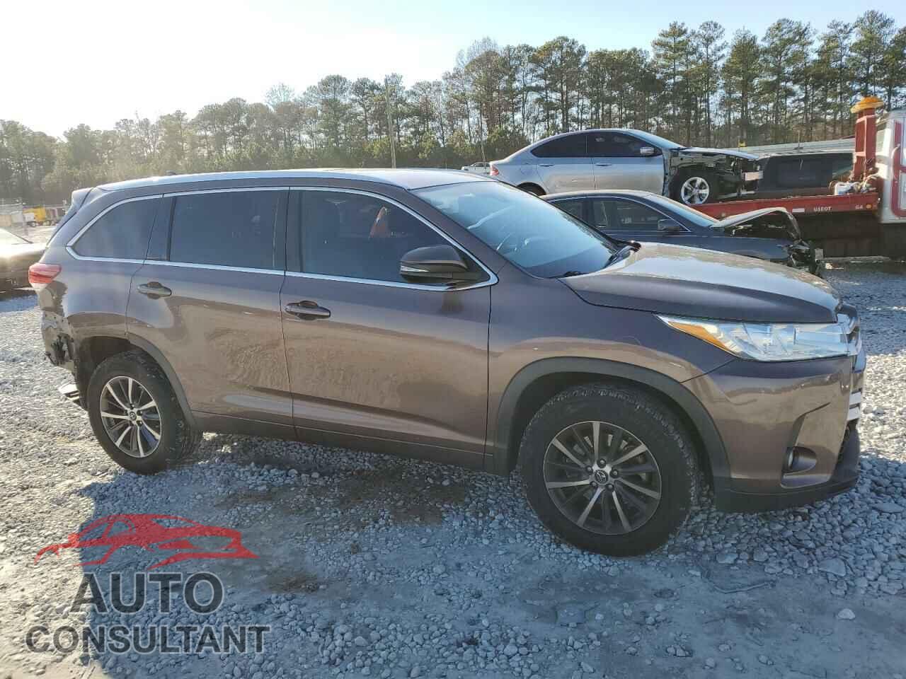 TOYOTA HIGHLANDER 2017 - 5TDKZRFH0HS196241
