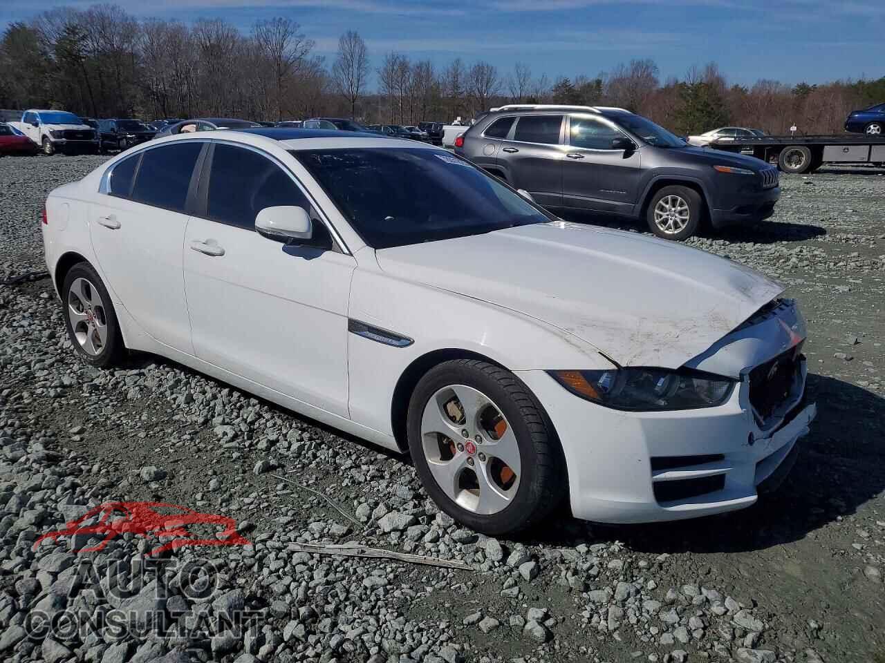 JAGUAR XE 2017 - SAJAR4BG5HA976228