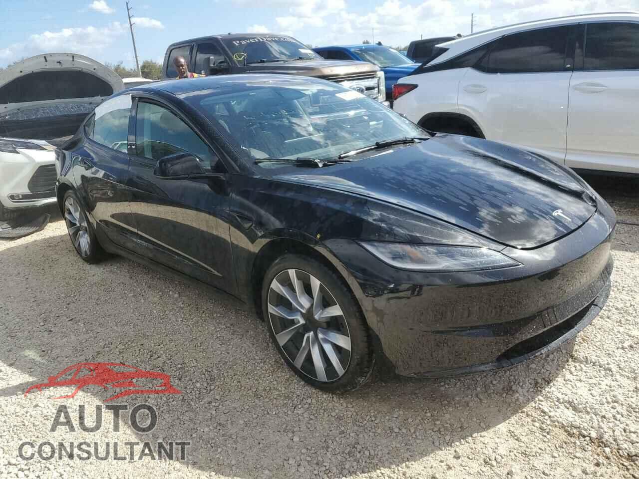 TESLA MODEL 3 2024 - 5YJ3E1EA5RF735724