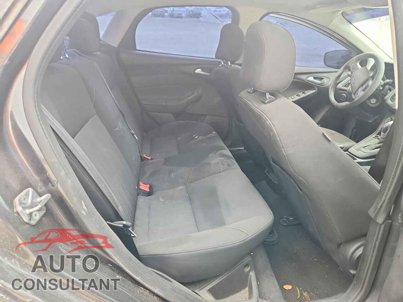 FORD FOCUS 2016 - 1FADP3F26GL338377