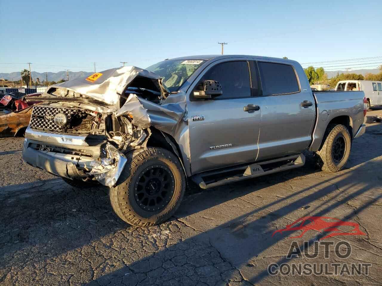 TOYOTA TUNDRA 2019 - 5TFDY5F17KX828452