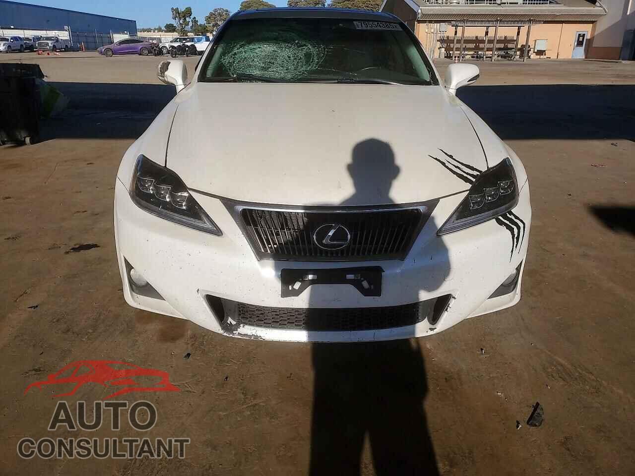 LEXUS IS 2012 - JTHBF5C24C5170305