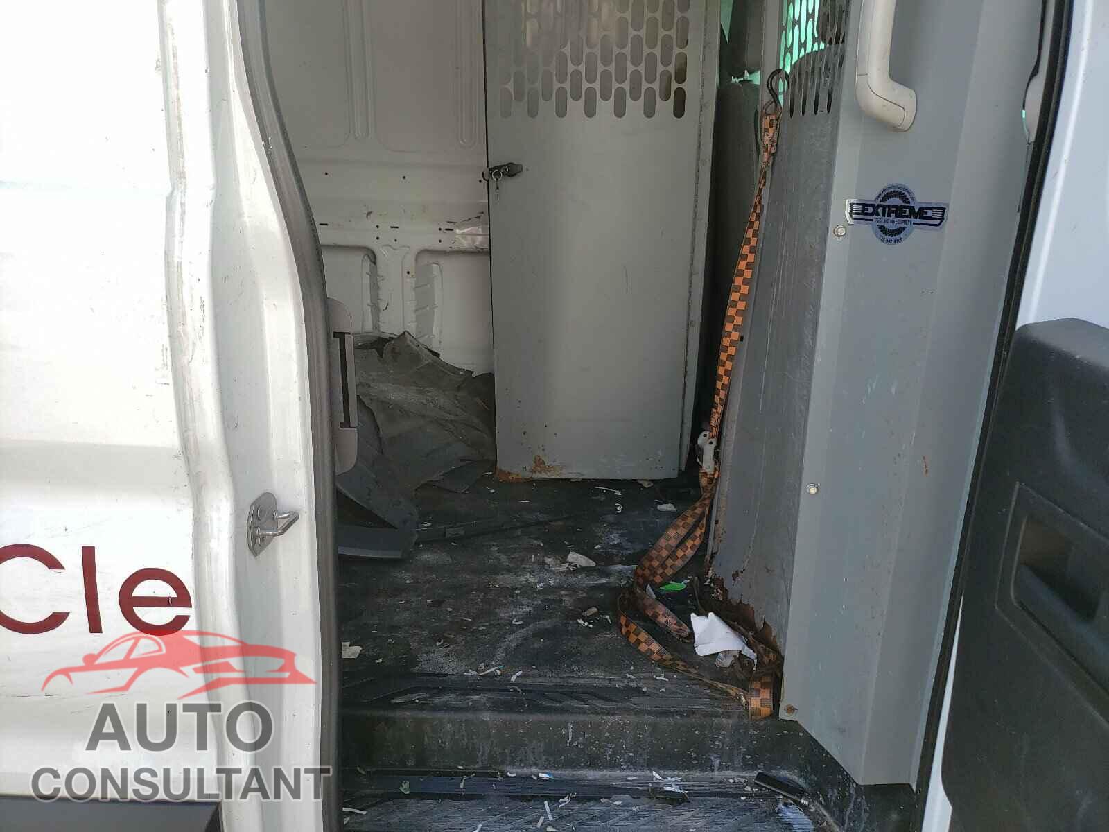 FORD TRANSIT CO 2018 - 1FTYE1ZM0JKB29717