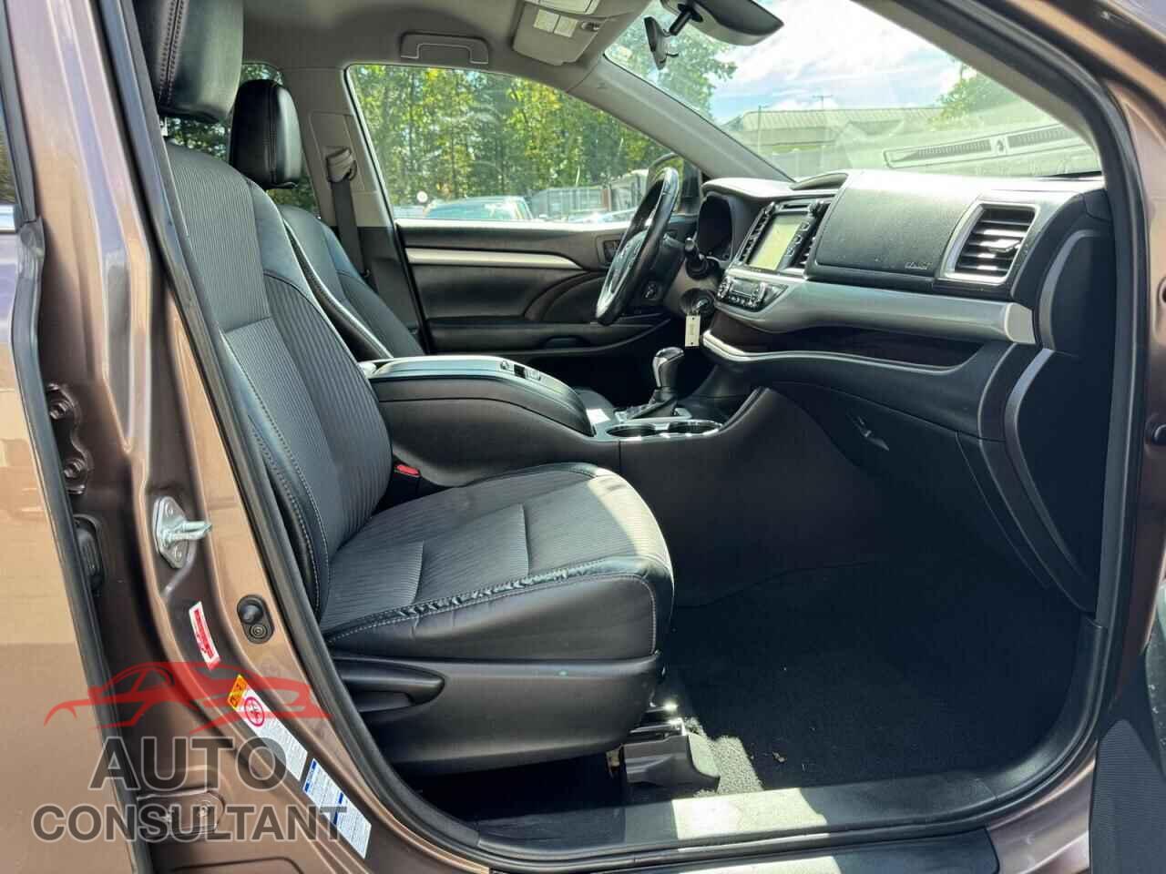 TOYOTA HIGHLANDER 2017 - 5TDBZRFH7HS393245