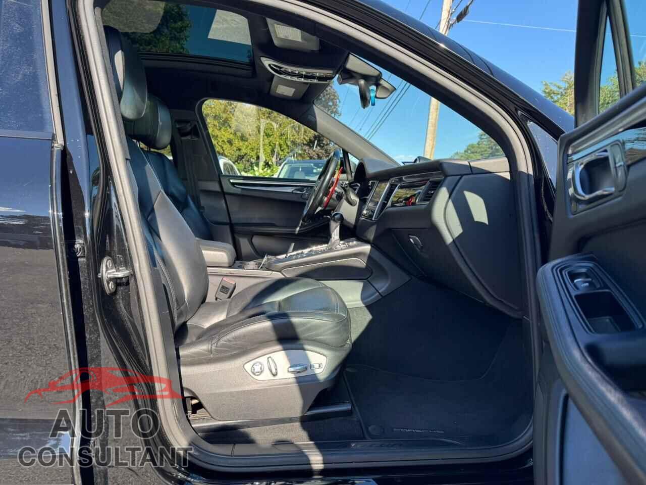 PORSCHE MACAN 2018 - WP1AA2A50JLB07197
