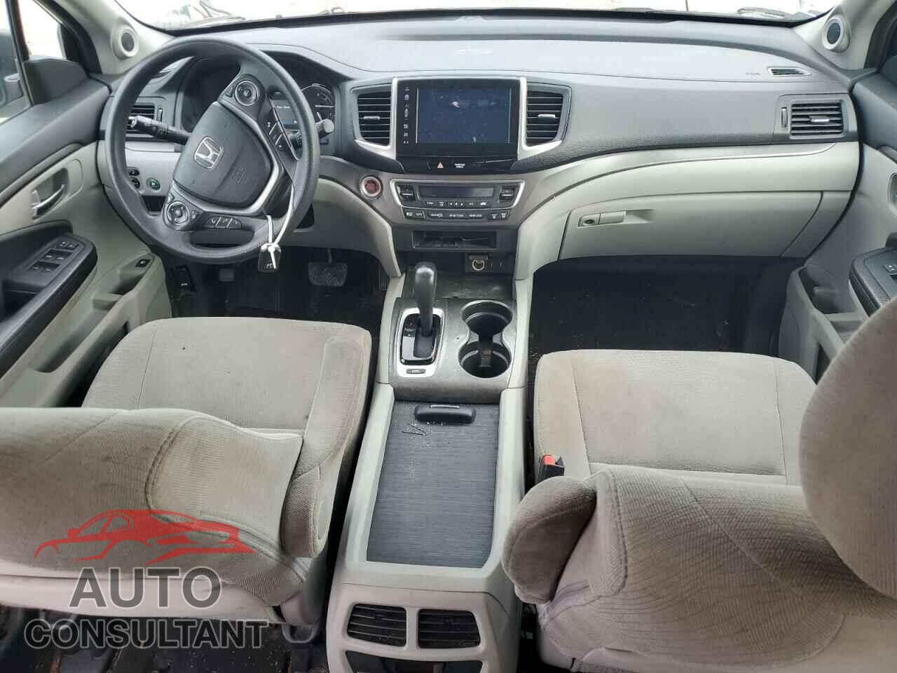 HONDA PILOT 2017 - 5FNYF5H38HB028686