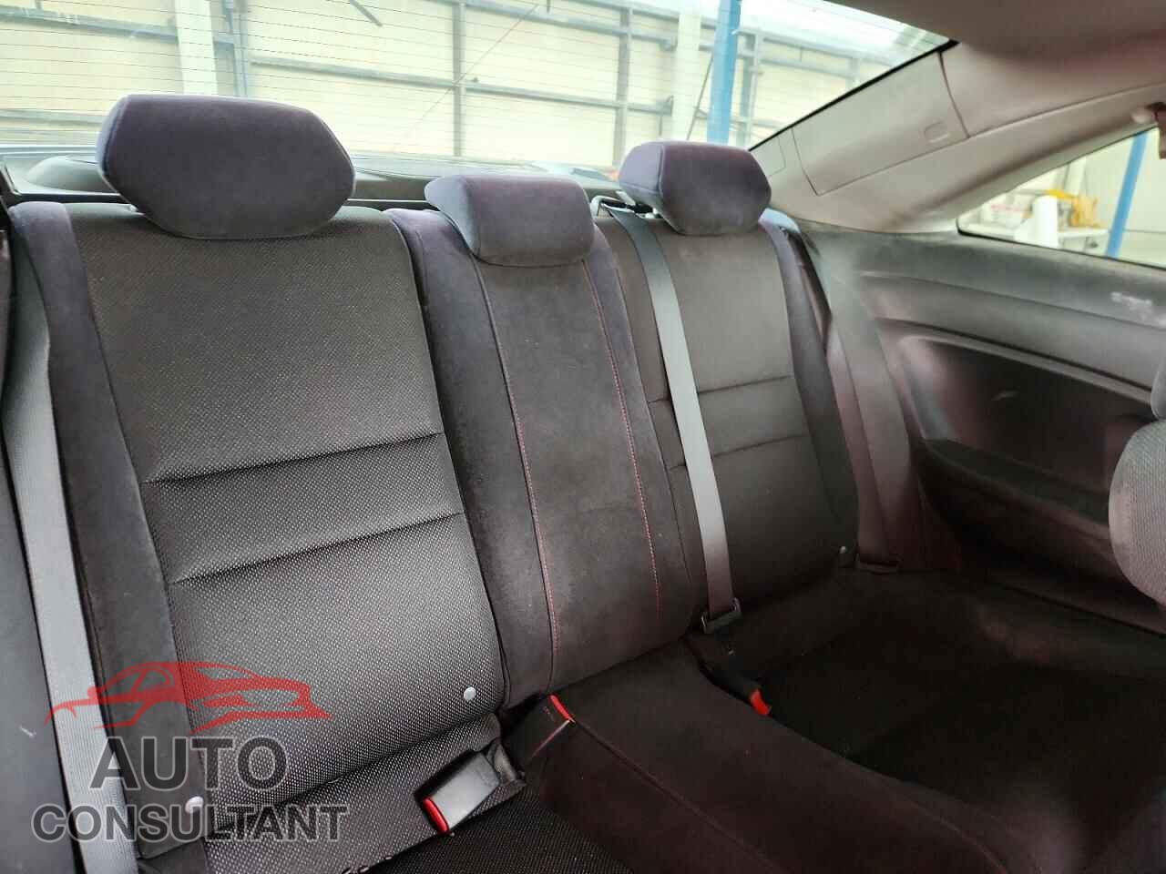 HONDA CIVIC 2011 - 2HGFG2A58BH701154