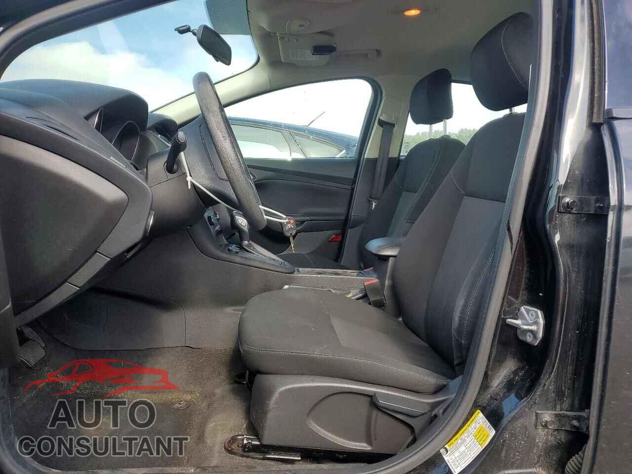 FORD FOCUS 2015 - 1FADP3F22FL319677