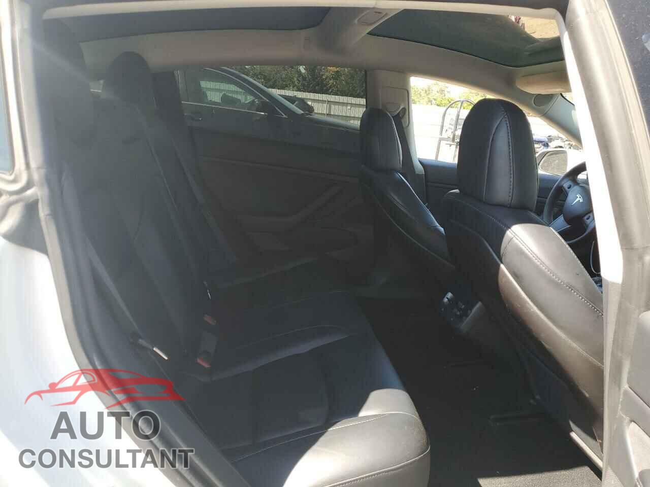 TESLA MODEL 3 2019 - 5YJ3E1EA7KF484288