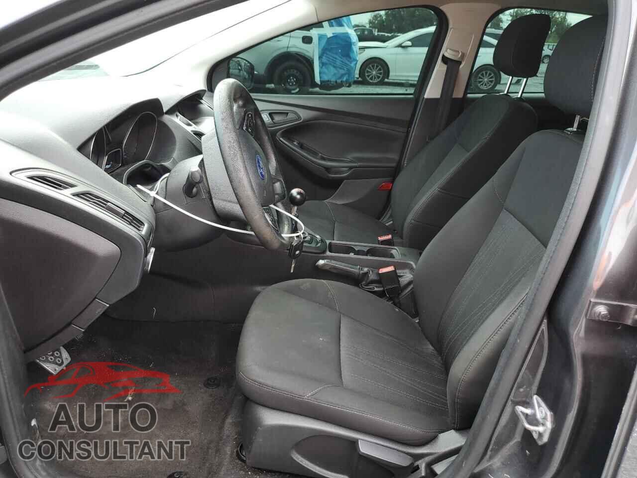 FORD FOCUS 2018 - 1FADP3E20JL204750