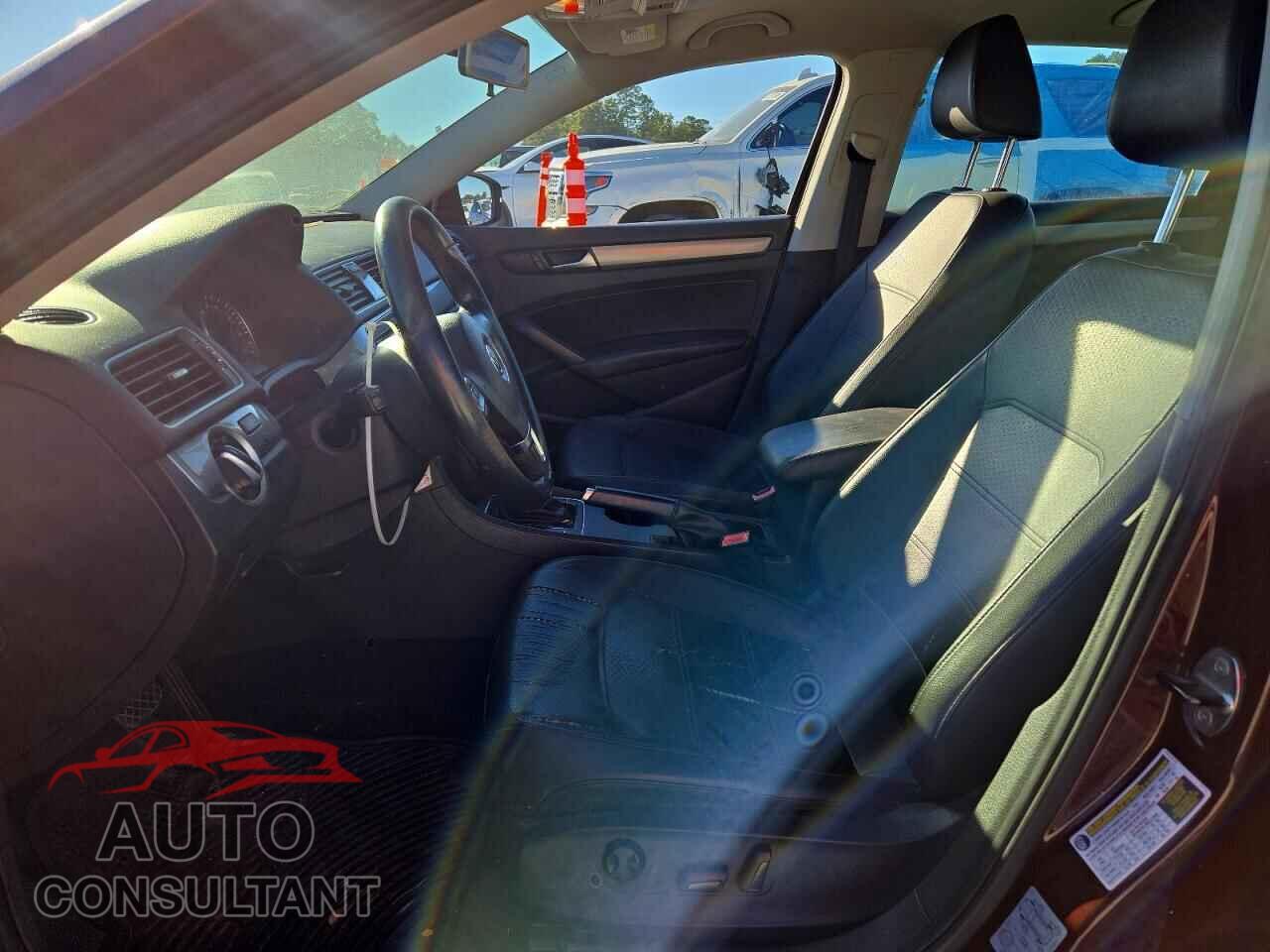 VOLKSWAGEN PASSAT 2014 - 1VWAT7A33EC028763