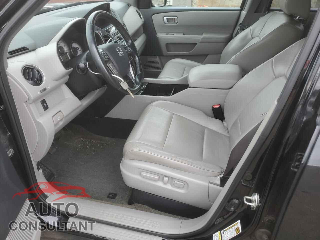 HONDA PILOT 2015 - 5FNYF4H50FB066275
