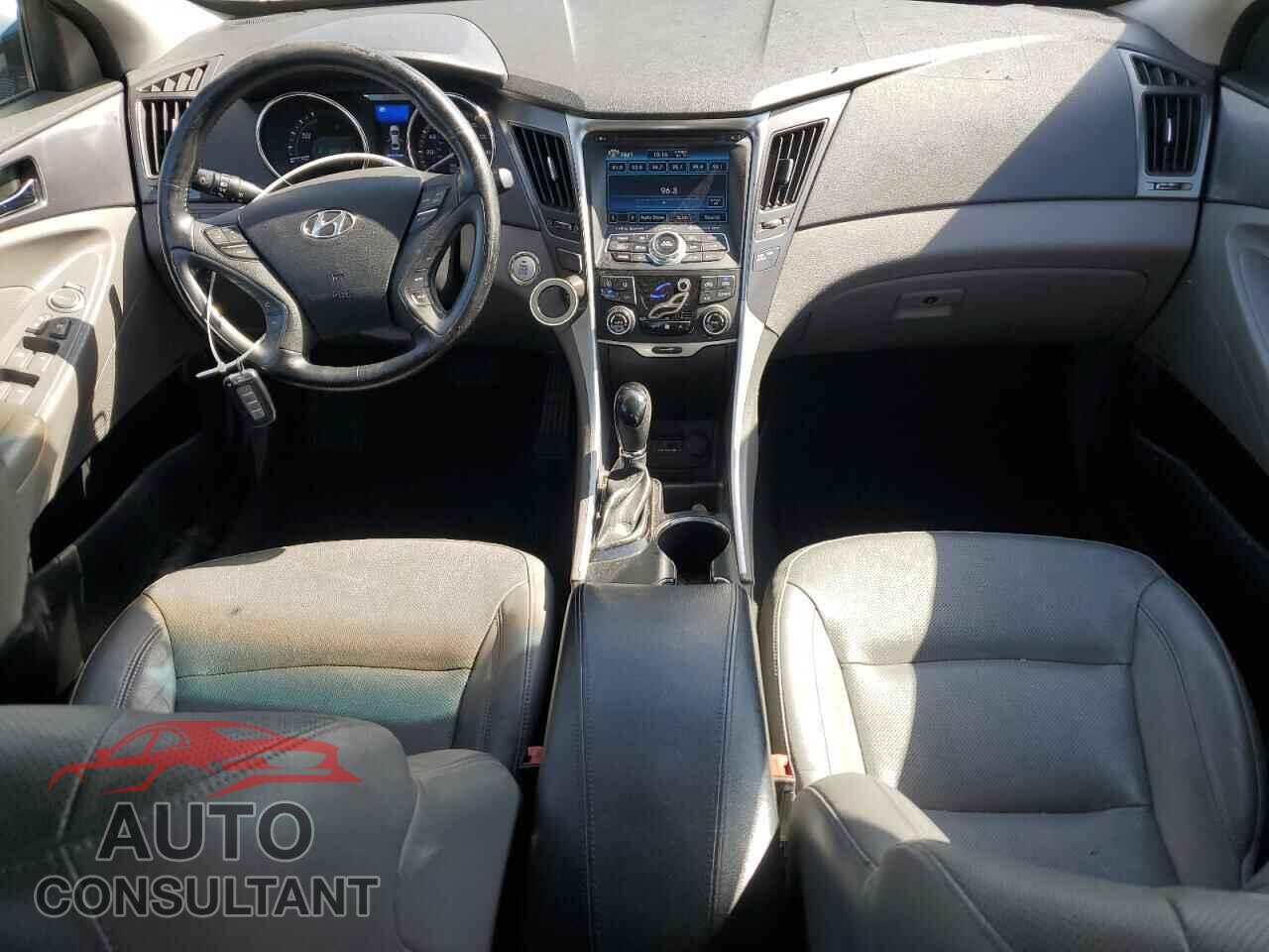 HYUNDAI SONATA 2013 - KMHEC4A49DA086572
