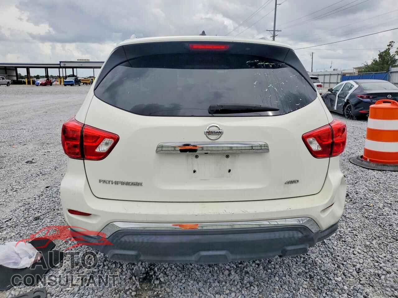 NISSAN PATHFINDER 2017 - 5N1DR2MM6HC904165