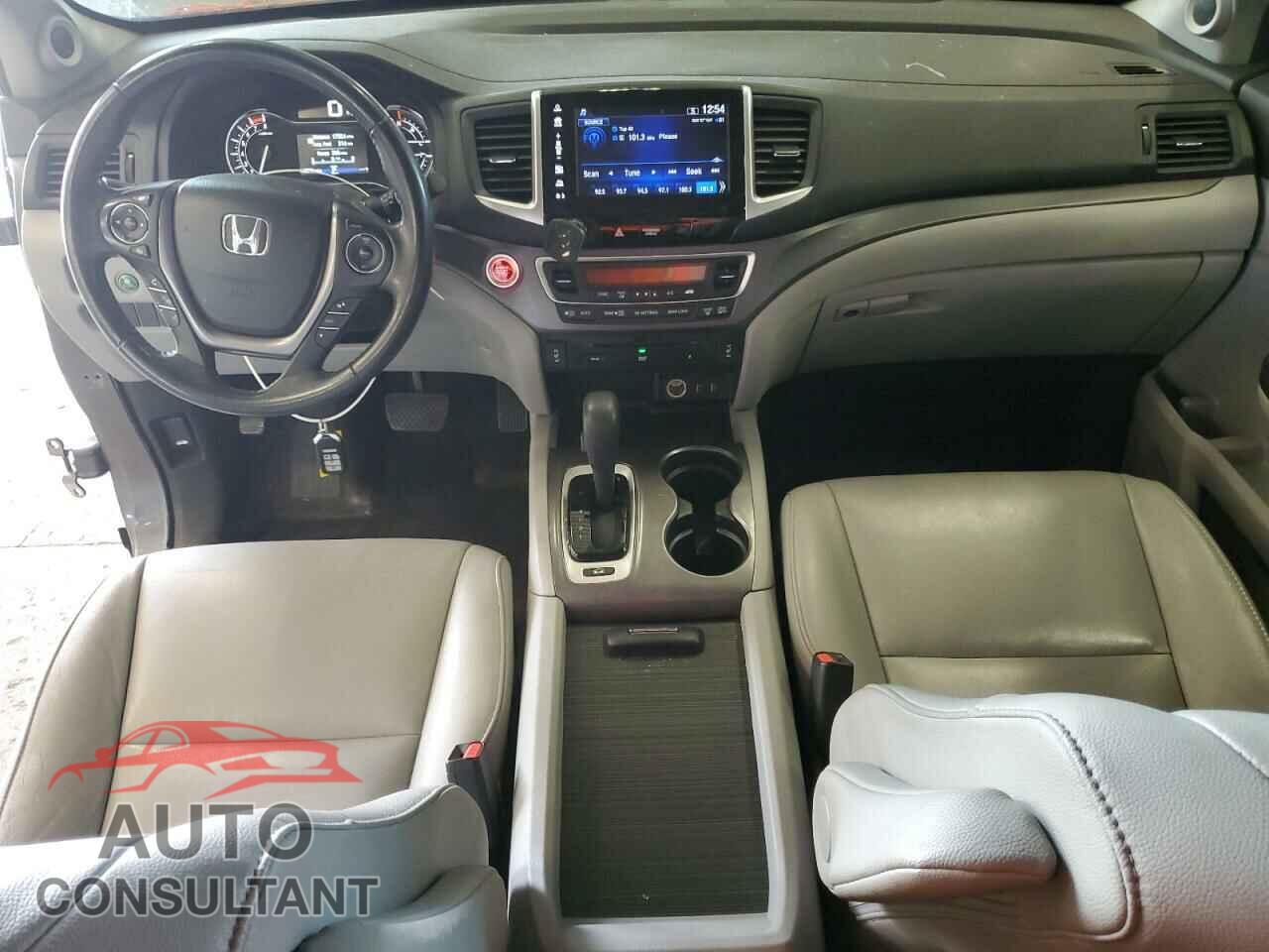 HONDA PILOT 2017 - 5FNYF6H86HB076110