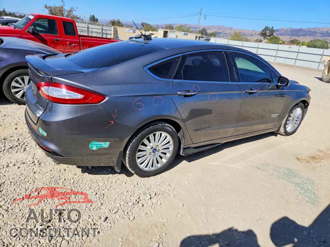 FORD FUSION 2013 - 3FA6P0SU0DR332425