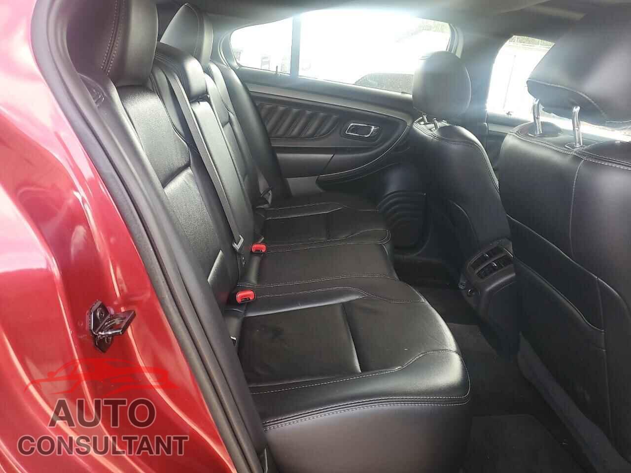 FORD TAURUS 2018 - 1FAHP2E89JG135307