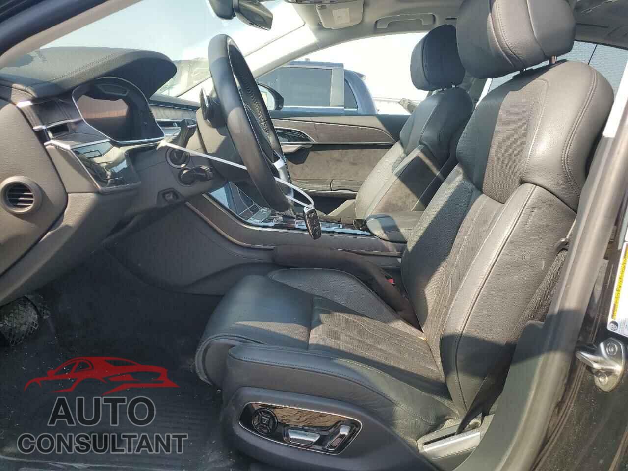AUDI A8 2019 - WAU8DAF88KN005671