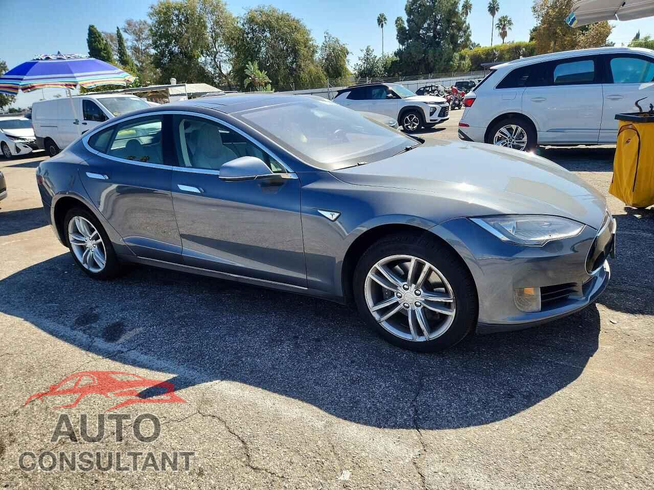 TESLA MODEL S 2013 - 5YJSA1CN8DFP06336