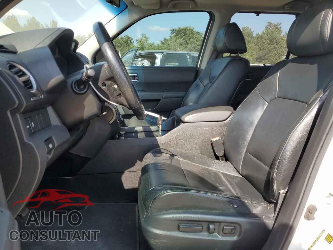 HONDA PILOT 2012 - 5FNYF4H9XCB033900