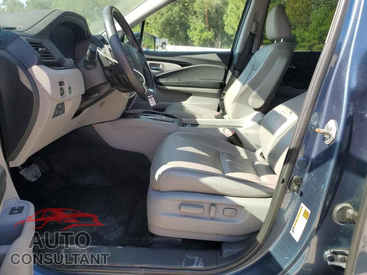 HONDA PILOT 2017 - 5FNYF6H0XHB024974