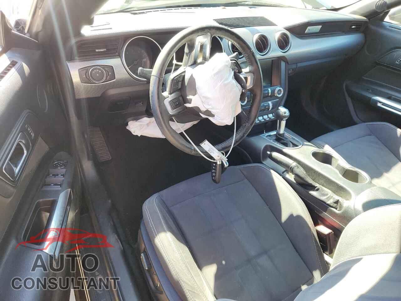 FORD MUSTANG 2018 - 1FATP8UH7J5114515