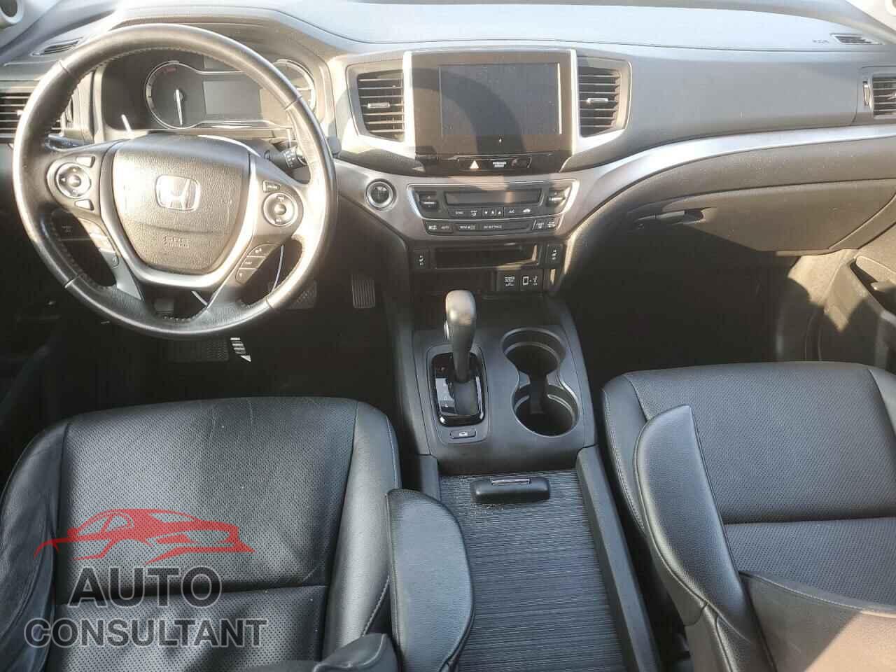 HONDA RIDGELINE 2017 - 5FPYK3F67HB026223