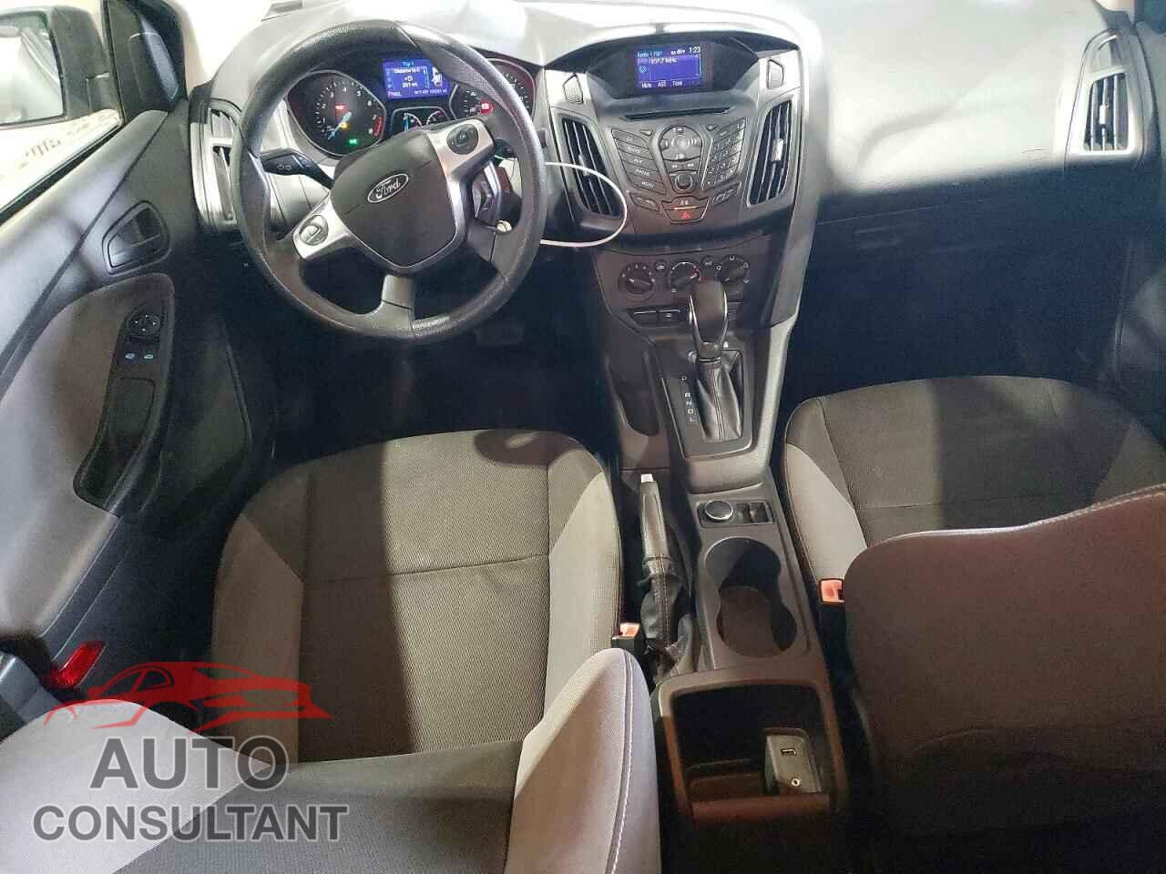 FORD FOCUS 2013 - 1FADP3E2XDL156047