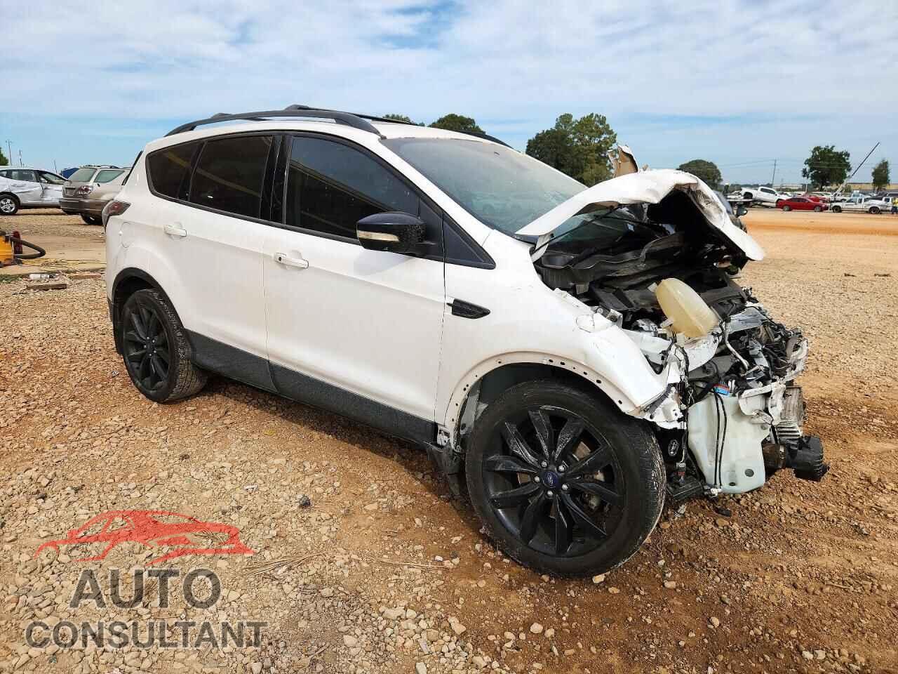 FORD ESCAPE 2017 - 1FMCU9J90HUB17662