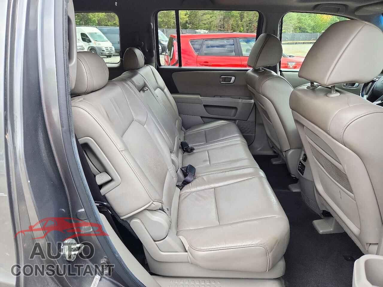 HONDA PILOT 2011 - 5FNYF4H64BB089478