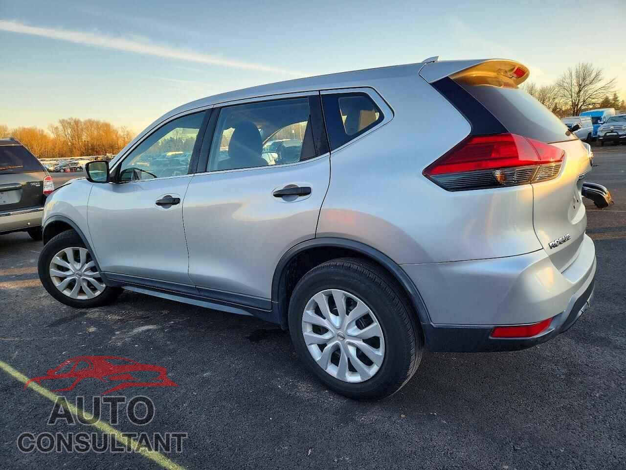 NISSAN ROGUE 2017 - KNMAT2MT9HP519675