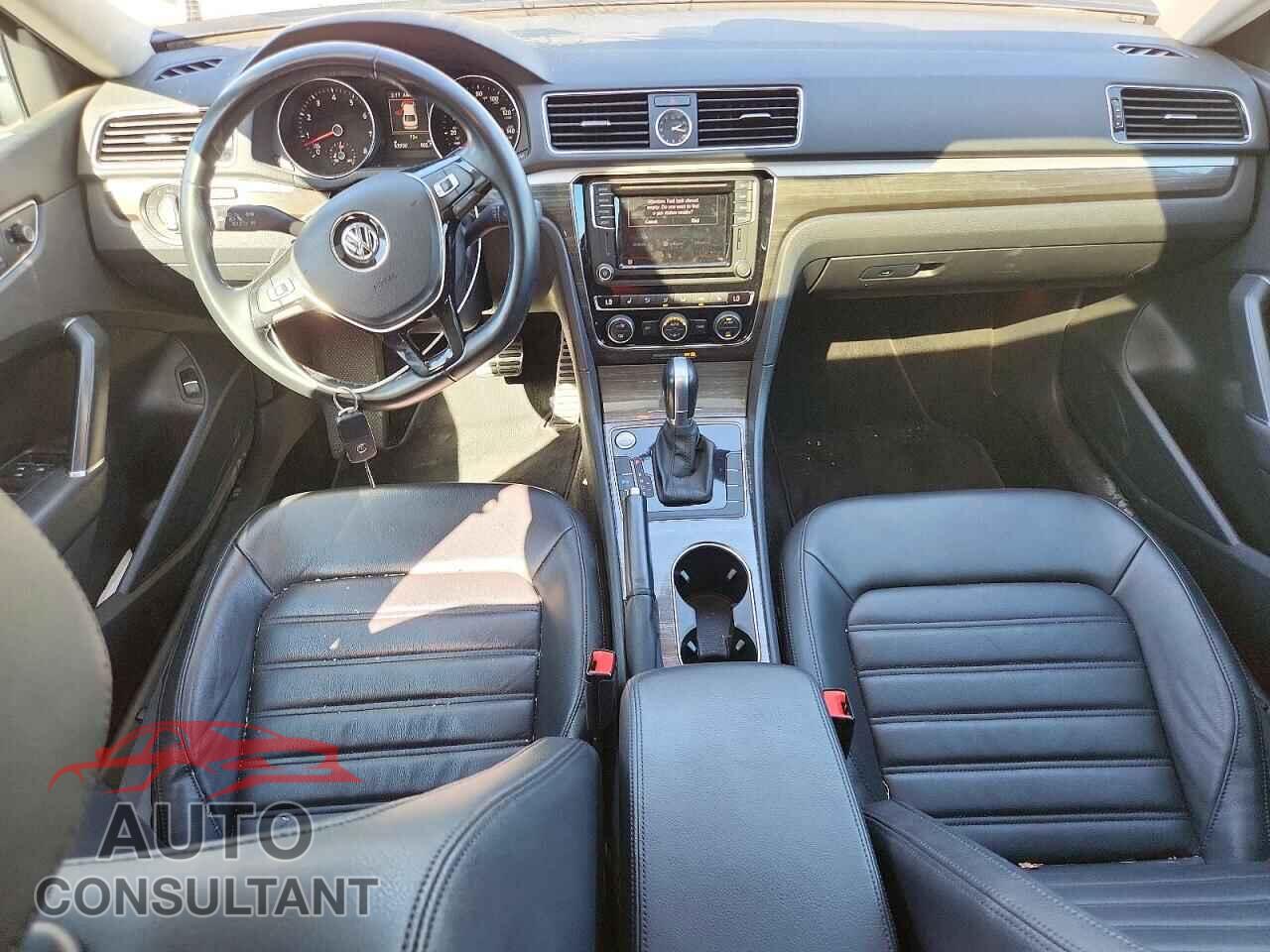 VOLKSWAGEN PASSAT 2017 - 1VWCM7A36HC053666