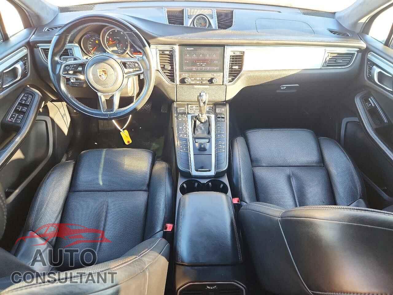 PORSCHE MACAN 2018 - WP1AF2A5XJLB70860