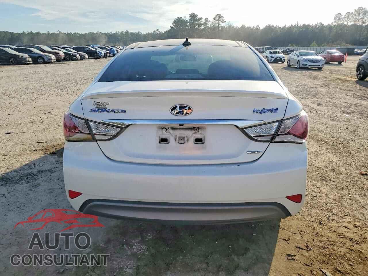 HYUNDAI SONATA 2013 - KMHEC4A41DA075064