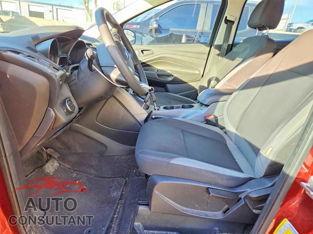 FORD ESCAPE 2015 - 1FMCU0F78FUA17499