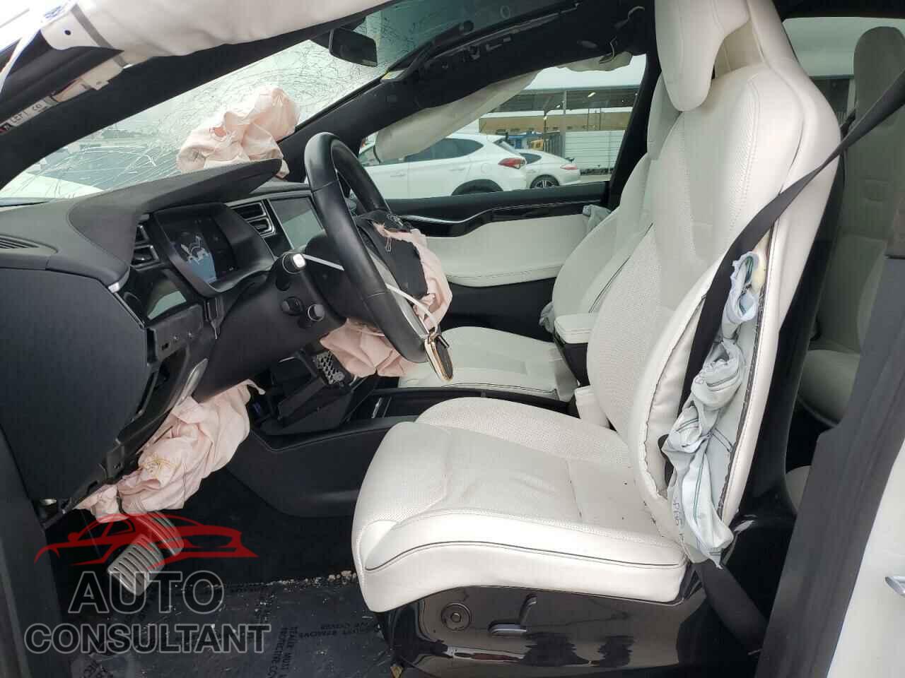 TESLA MODEL X 2016 - 5YJXCAE43GF003672