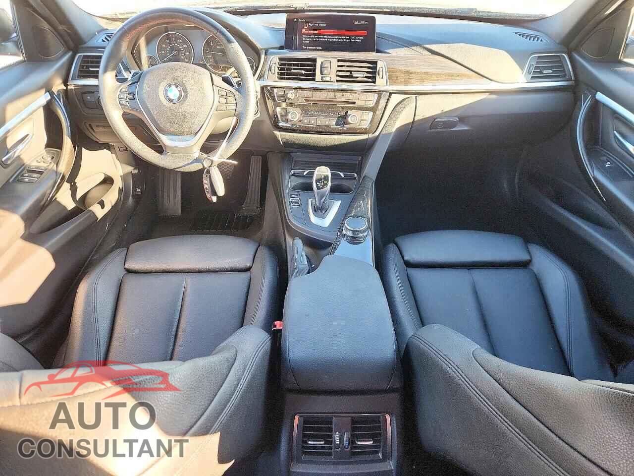 BMW 3 SERIES 2018 - WBA8D9C59JEM32235