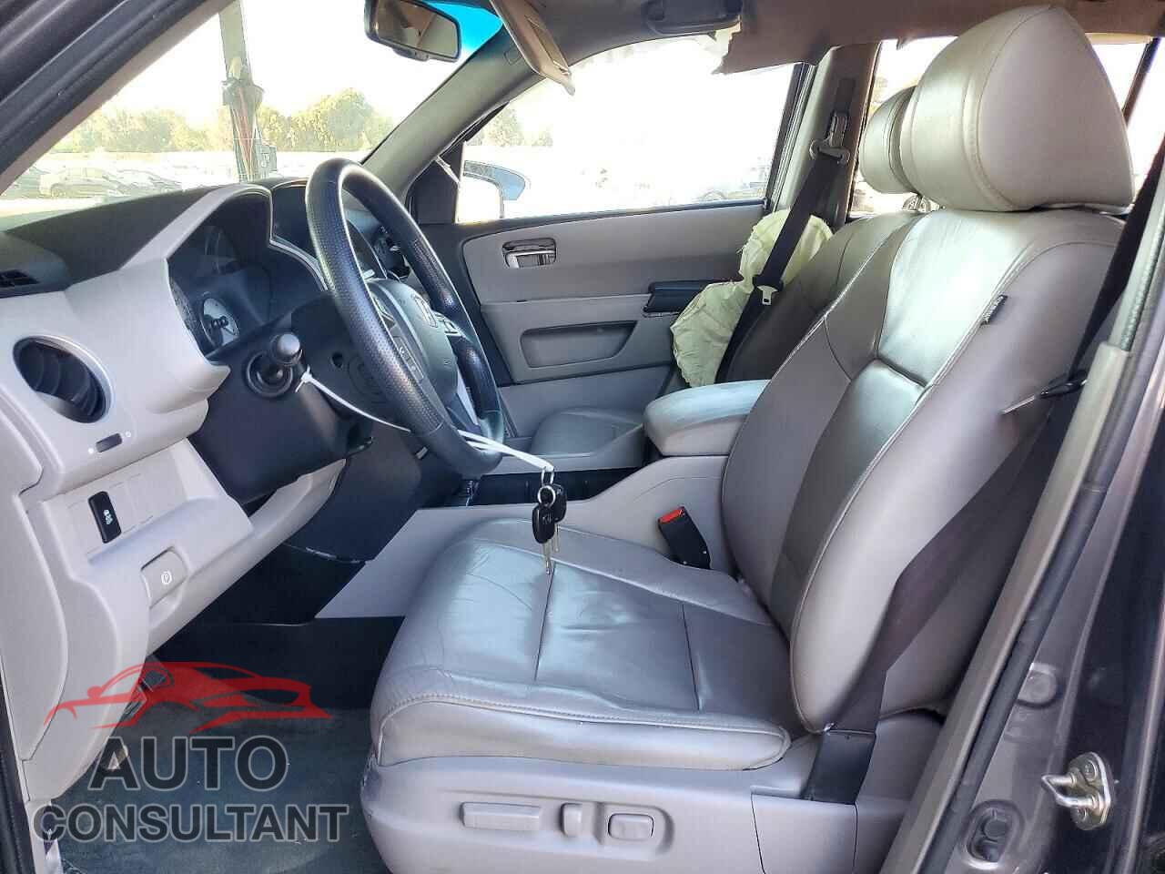 HONDA PILOT 2015 - 5FNYF3H56FB015020