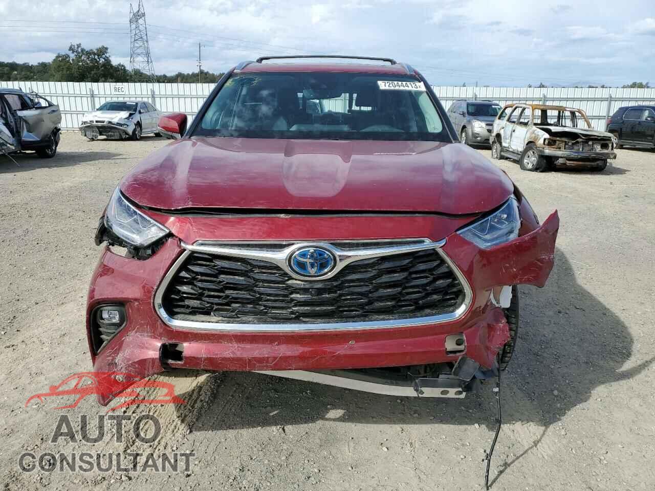 TOYOTA HIGHLANDER 2023 - 5TDXBRCH8PS583228