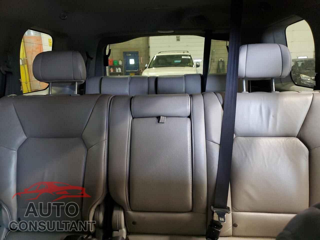 HONDA PILOT 2011 - 5FNYF4H52BB039864