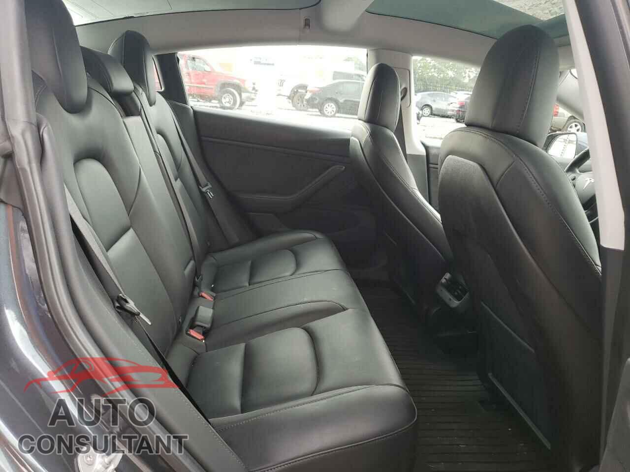 TESLA MODEL 3 2019 - 5YJ3E1EB7KF481285