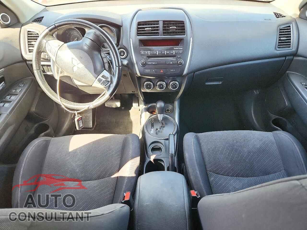 MITSUBISHI OUTLANDER 2013 - 4A4AP4AU0DE009095