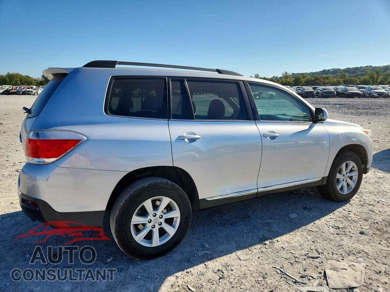 TOYOTA HIGHLANDER 2012 - 5TDBK3EH5CS097930