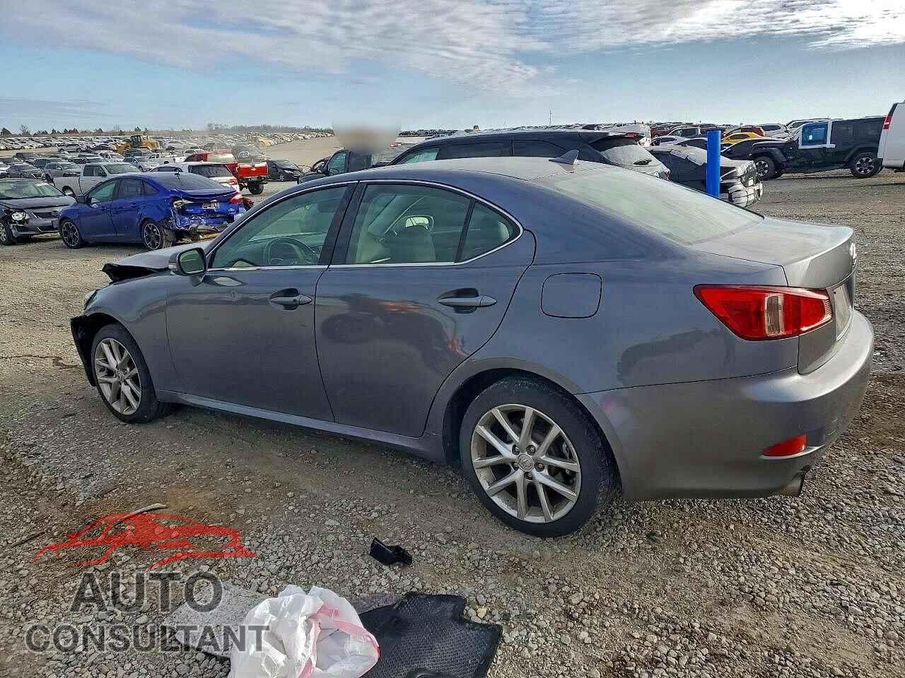 LEXUS IS 2012 - JTHCF5C22C5057845