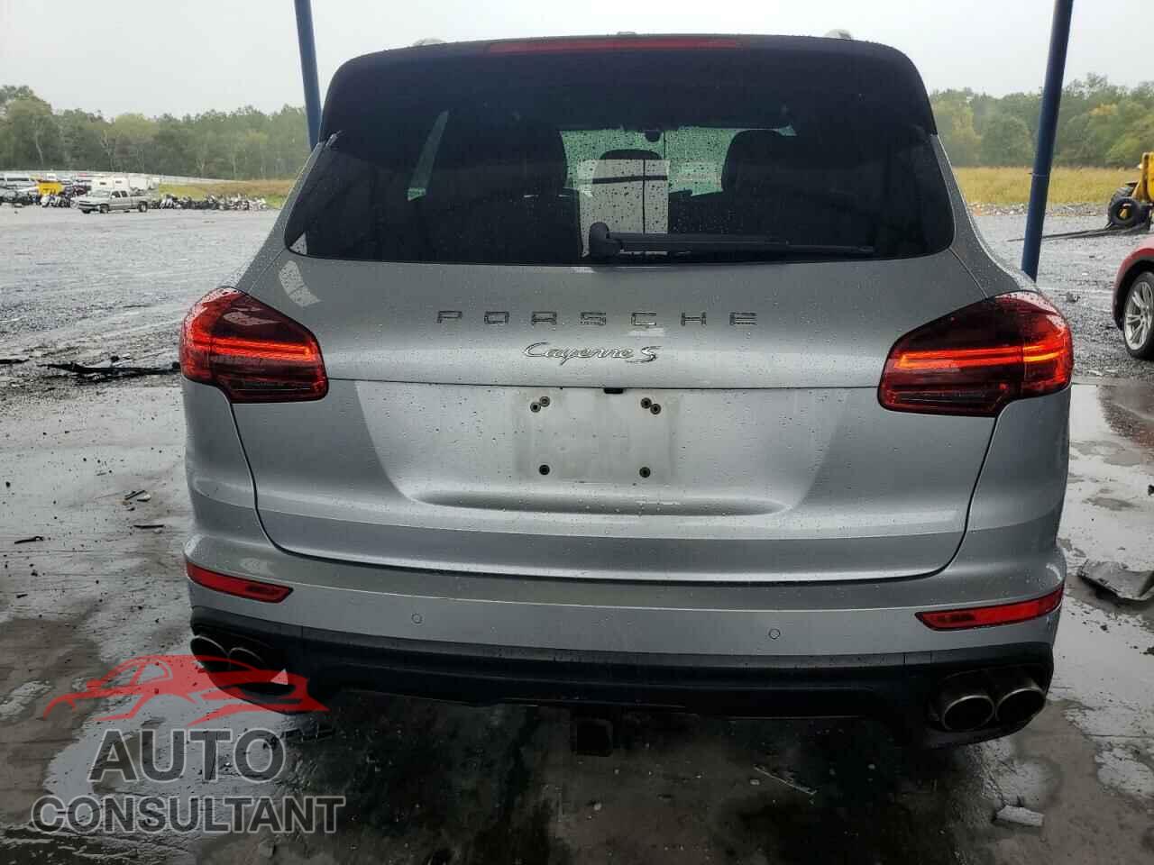 PORSCHE CAYENNE 2016 - WP1AB2A2XGLA93014
